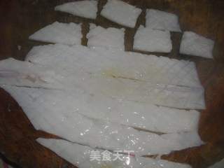 蒜苗鱿鱼的做法步骤：4