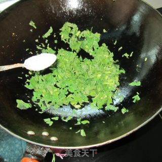 苋菜叶煎蛋的做法步骤：4