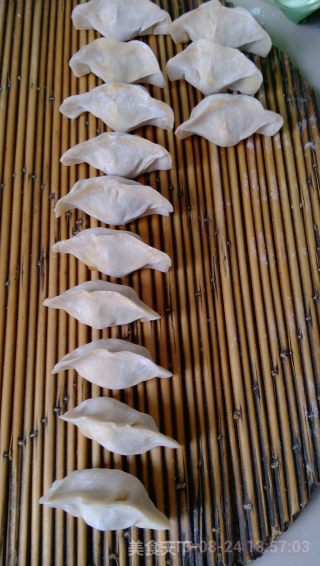 香菇猪肉馅饺子的做法步骤：5