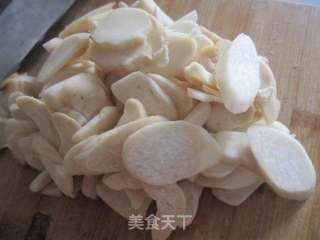 肉炒胡萝卜杏鲍菇的做法步骤：1
