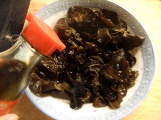 凉拌木耳的做法步骤：7