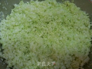 大头菜素馅大包的做法步骤：2