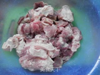 花生焖猪手的做法步骤：1