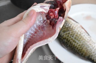 番茄胡萝卜鲫鱼汤的做法步骤：2