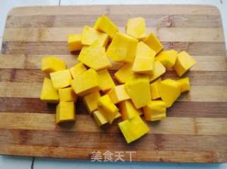 骨头参烧南瓜的做法步骤：1
