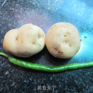 凉拌土豆丝的做法步骤：1