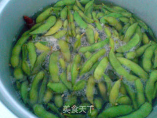 五香盐水毛豆的做法步骤：2