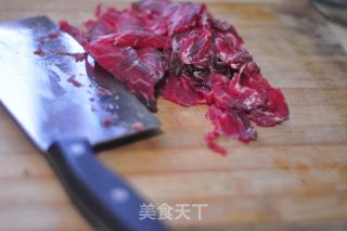 水煮牛肉的做法步骤：1