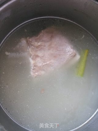 百吃不腻——梅菜扣肉的做法步骤：3