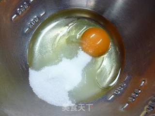 亲子料理---可爱的熊猫松饼的做法步骤：1