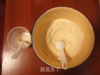 牛奶玉米发糕的做法步骤：1