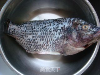 蒸罗非鱼的做法步骤：1
