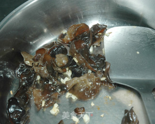 醋溜山药炒木耳的做法步骤：4