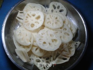 木耳炒莲藕的做法步骤：4