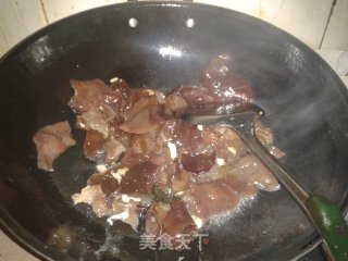 木耳炒莲藕的做法步骤：7