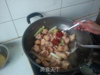 香菇焖鸡的做法步骤：4