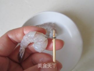 虾仁粉丝蒸丝瓜的做法步骤：2