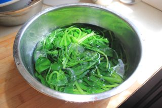 香拌菠菜的做法步骤：6