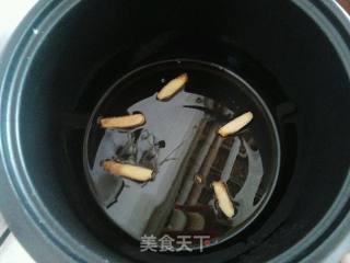 椒盐鸭翅的做法步骤：2
