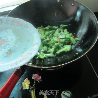 尖椒蒜片西兰花的做法步骤：7