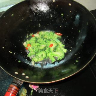 尖椒蒜片西兰花的做法步骤：8