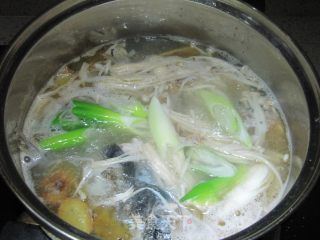 清煮鱼头汤（简单靓汤）的做法步骤：4