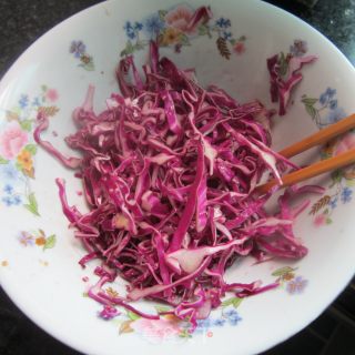 凉拌紫色包菜丝的做法步骤：5