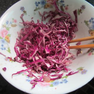 凉拌紫色包菜丝的做法步骤：7