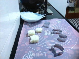 【老桃七厨房】日本料理 大骨汤泡粢饭糕 (or炸饭团)的做法步骤：5