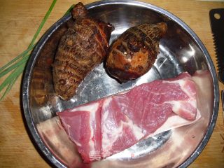芋香叉烧肉的做法步骤：1