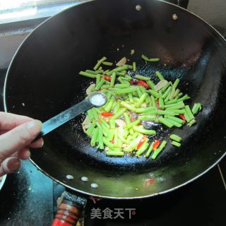 尖椒菜梗子的做法步骤：6