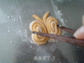 南瓜蝴蝶馒头的做法步骤：9