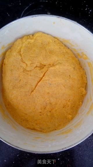 南瓜饼的做法步骤：3