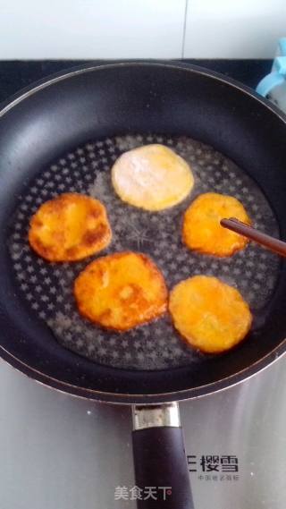 南瓜饼的做法步骤：6