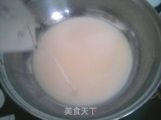 简易双皮奶的做法步骤：1