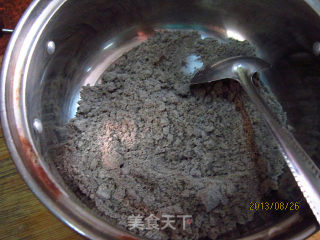 杂粮黑煎饼的做法步骤：1