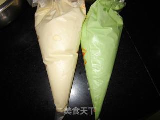 【斑澜条纹蛋糕卷】夏天来一款绝对的小清新版蛋糕的做法步骤：11