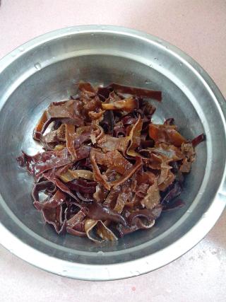 【简易家常素菜】清炒黄胡木丝的做法步骤：5
