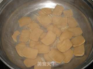 墨鱼丸炒年糕的做法步骤：3
