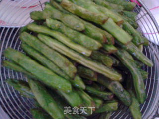 干煸四季豆的做法步骤：2
