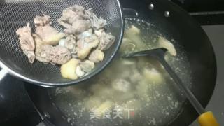 家常酸梅鸭的做法步骤：1
