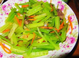 牛肉炒芹菜的做法步骤：14