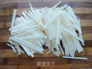 胡萝卜炒甜竹笋的做法步骤：1