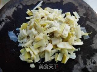 肉片炒野笋的做法步骤：2
