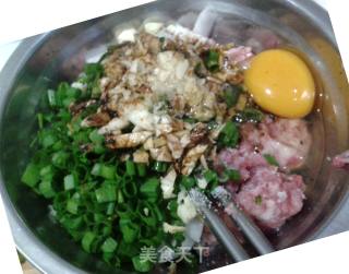 【灌汤小笼包】温情早餐的做法步骤：3