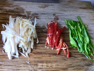 仔姜肉丝的做法步骤：2