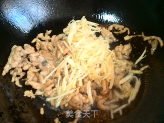 仔姜肉丝的做法步骤：5