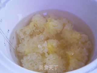 银耳莲子红枣羹的做法步骤：3