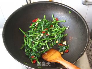 红椒碎炒通心菜的做法步骤：5