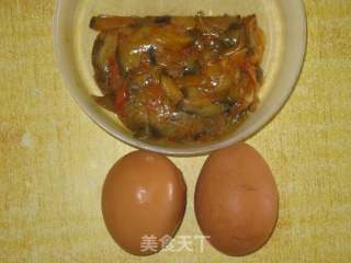 榨菜炒鸡蛋的做法步骤：1